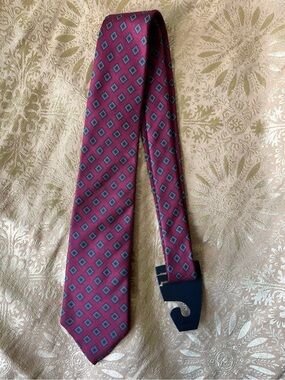 Flying Scotsman Men's Woven 100% Silk Tie - Red Blue Geometric Pointed Vintage